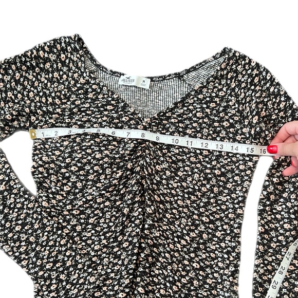 Hollister Black and White Floral Long Sleeve Top - Picture 3 of 11